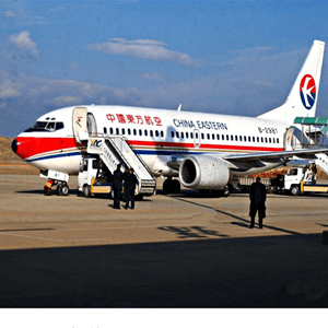 龙洞堡航空托运航空快运业稳步发展的原因是什么？